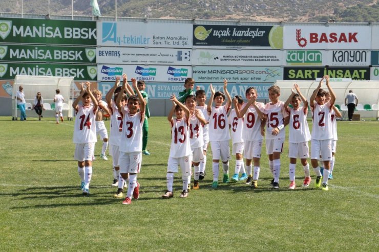 Turnuvanın şampiyonu Galatasaray oldu