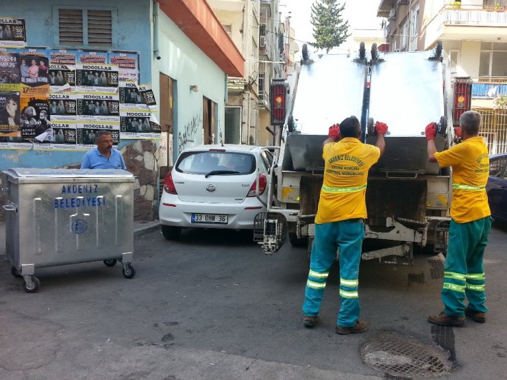 Akdeniz’de çöp konteynerleri yenileniyor