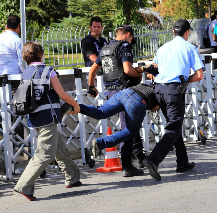 Gülmen ve Özakça davası öncesi müdahale: 24 gözaltı