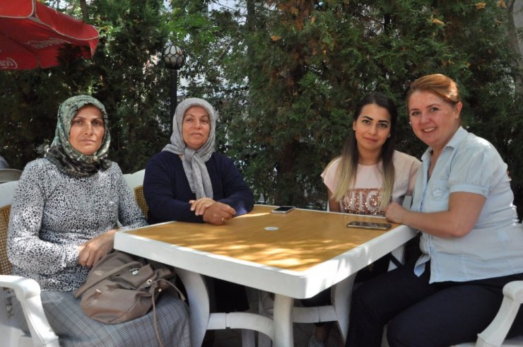 Samsunlu şehit ailelerinden Uşak Valisi Salim Demir’e anlamlı ziyaret