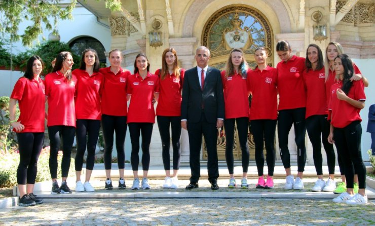 A Milli Kadın Voleybol Takımı medya günü yapıldı