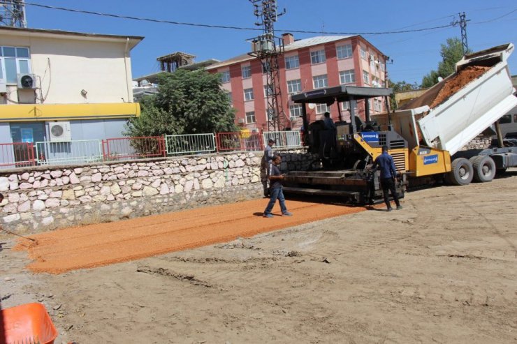 Hani’de okul bahçeleri düzenleniyor