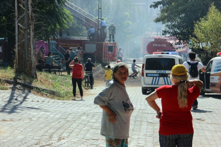 Mazot tankeri tutuştu, evin çatısı kül oldu