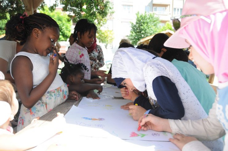 Dünyanın renkleri aynı toprakta buluştu