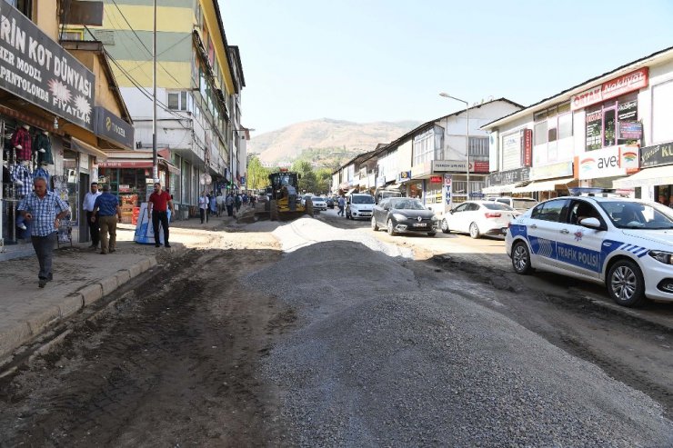 Atatürk Bulvarı geçici asfalt için hazırlandı