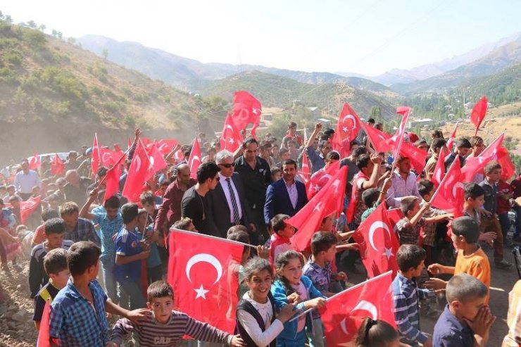Şemdinli’de ’kohrolsun PKK’ sloganları