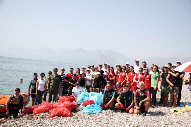 Konyaaltı’nda uluslararası kıyı temizliği