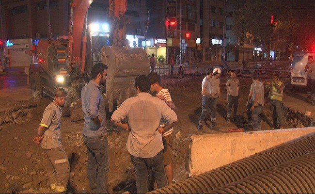 Tramvay hattı çalışmalarında doğalgaz borusu zarar gördü