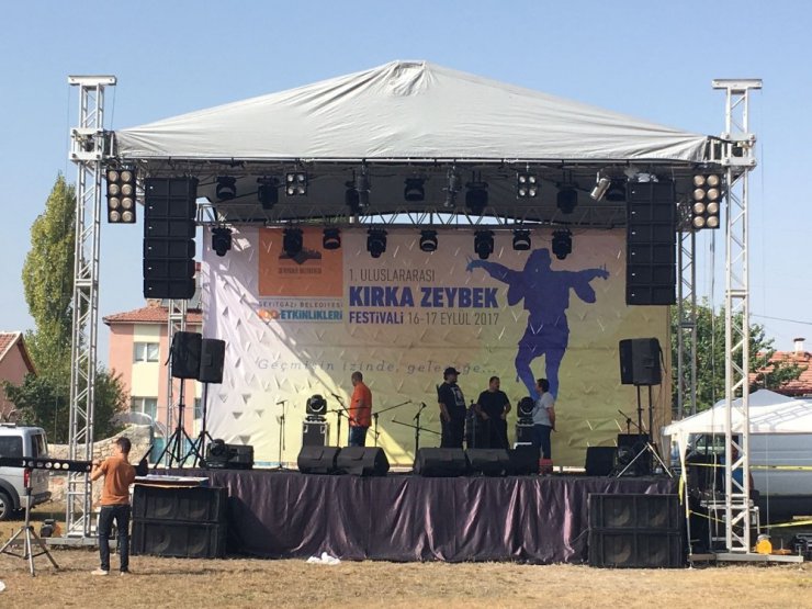 Seyitgazi’de ’Uluslararsı Zeybek Festivali’ hazırlıkları tamamlandı