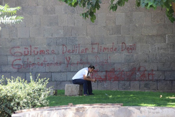 Tarihi surlar yazı tahtasına döndü