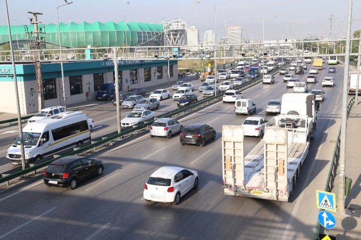 Bursa’da trafiğin kâbusu kamyonlar