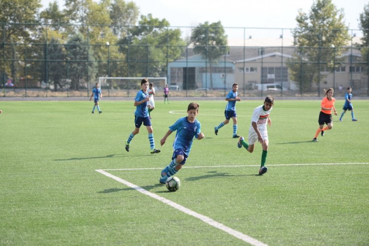 Yıldırım Belediyespor U14 Takımı fırtına gibi esiyor