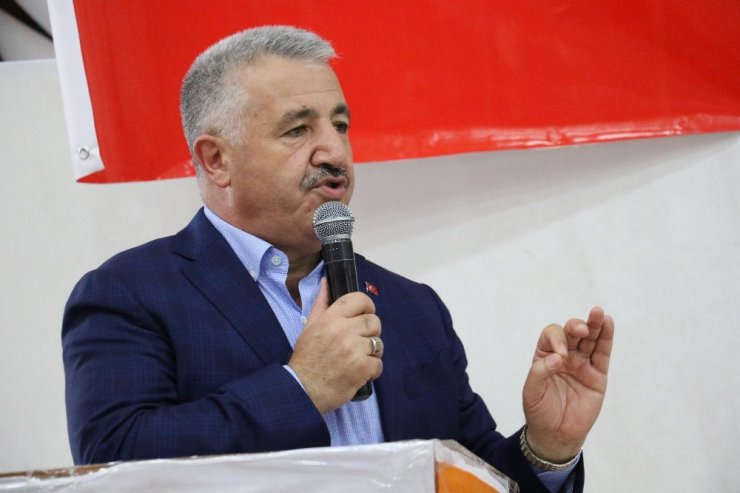 Bakan Arslan: “Millete diklenmeden, hizmet ederek desteği arttıracağız”