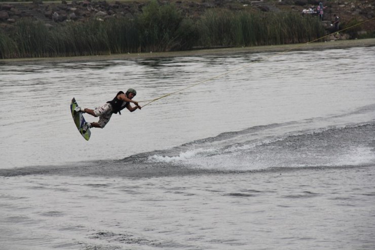 Türkiye Wakeboard Şampiyonası Kocaeli’de nefes kesti