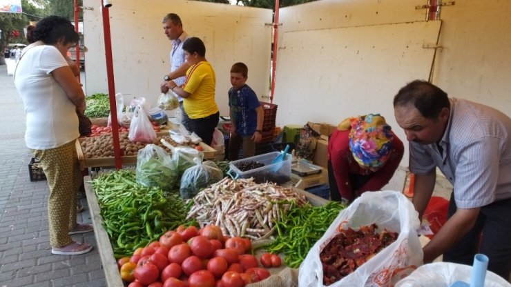 Burhaniye’ de organik ürünler ilgi görüyor