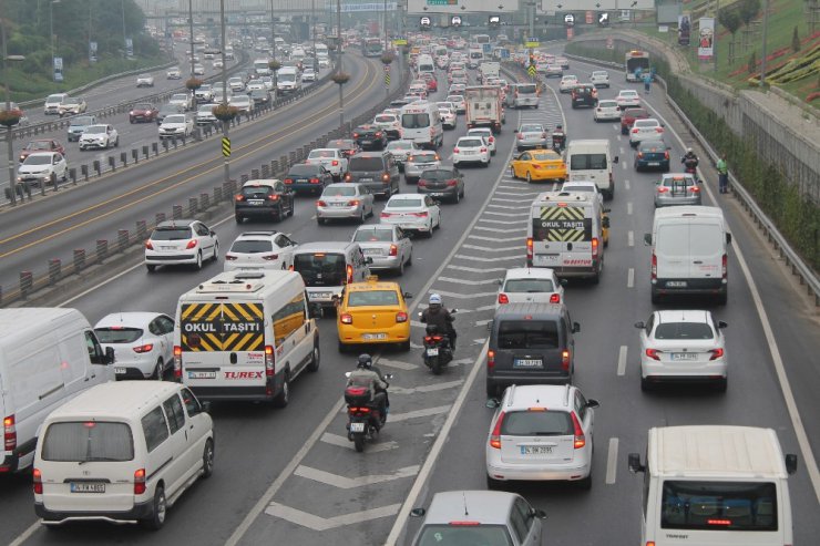 İstanbul’da okul trafiği yoğunluğu