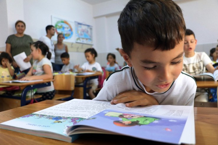 Antalya’da 440 bin öğrenci için ders zili çaldı