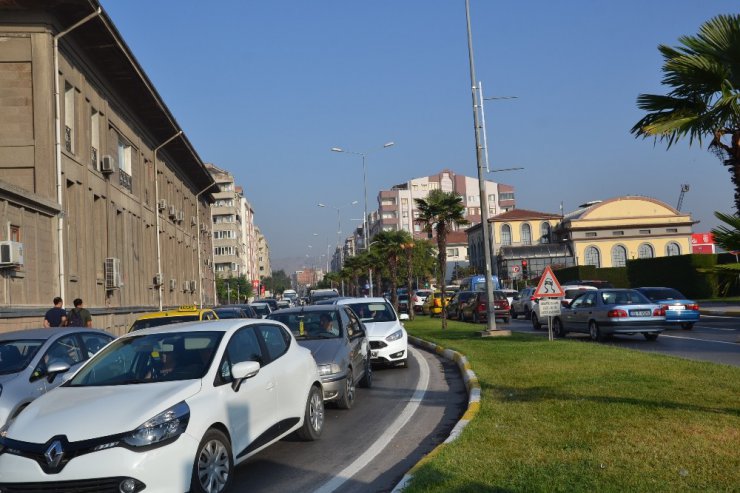 Balıkesir trafiğinde okul yoğunluğu