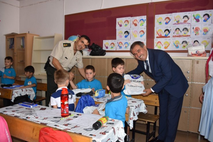 Bigadiç’de yeni eğitim öğretim yılı törenle başladı