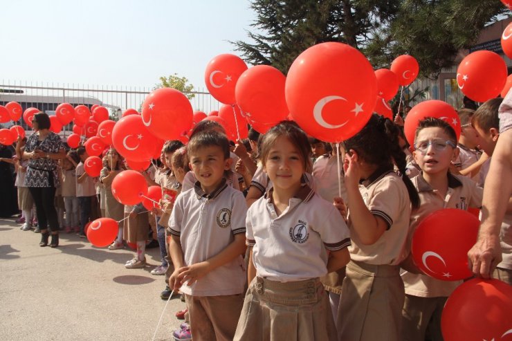 Bolu’da, yeni eğitim yılı renkli görüntülerle başladı