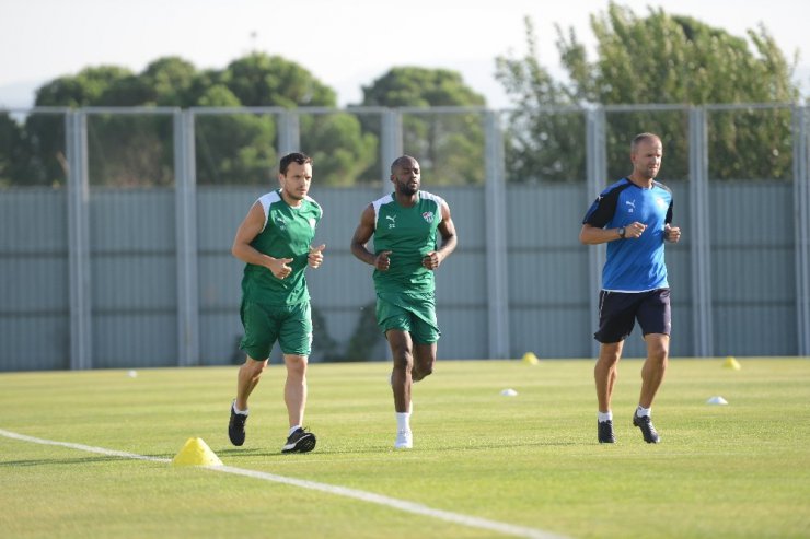 Bursaspor’da Batalla ve Kembo takımdan ayrı çalıştı