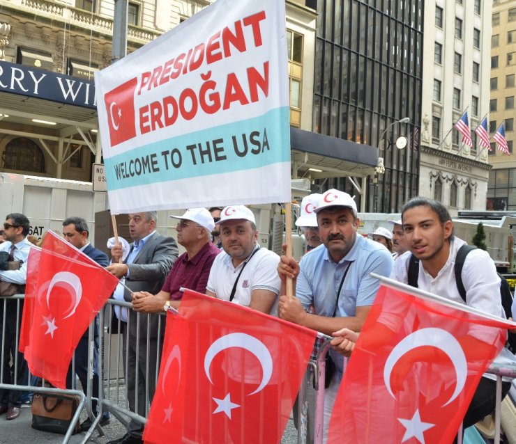 Cumhurbaşkanı Erdoğan, New York’ta sevgi gösterileriyle karşılandı