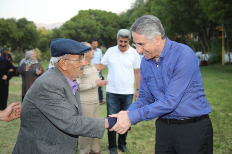 Başkan Yanılmaz, huzurevi sakinleriyle bir araya geldi