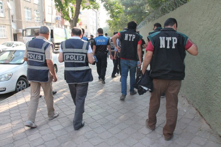 Elazığ’da okul önlerinde polis denetimi