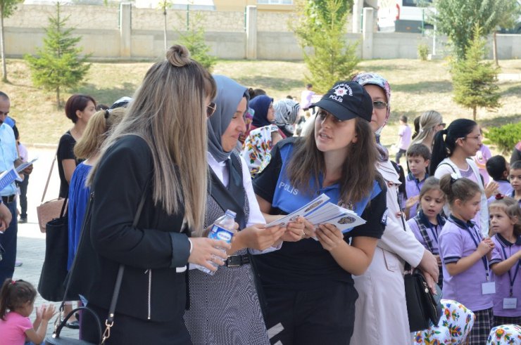 Polisten öğrencilere ve velilere ‘dolandırıcılık’ uyarısı