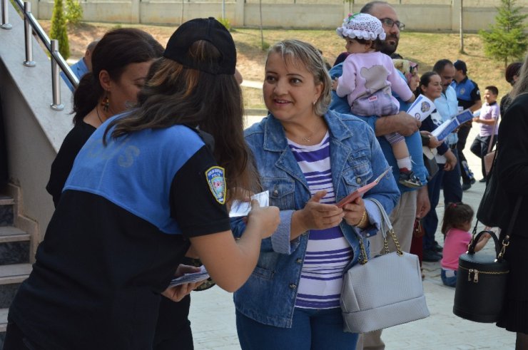 Polisten öğrencilere ve velilere ‘dolandırıcılık’ uyarısı