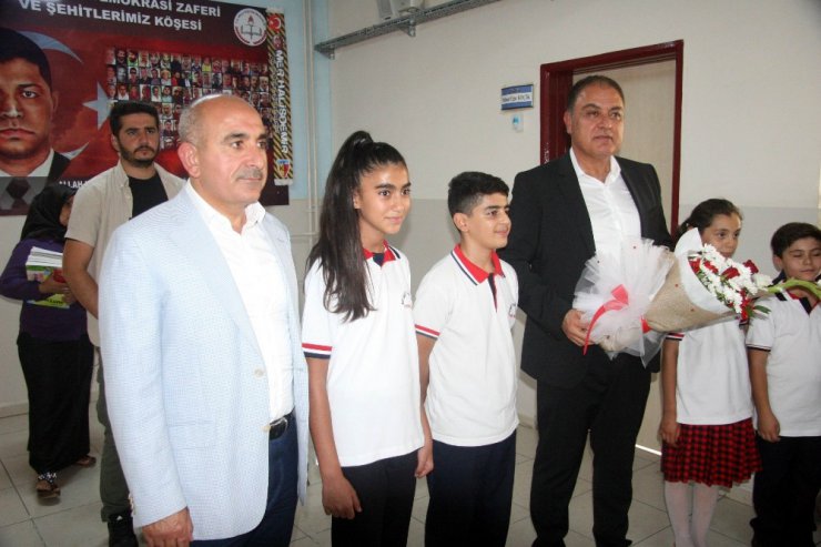 52 bin Türk ve Suriyeli öğrenci ders başı yaptı
