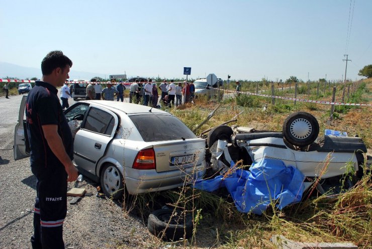 Manisa’da feci kaza: 2 ölü, 7 yaralı