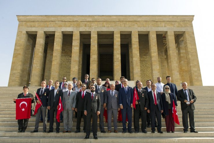 Şehit yakınları ve gaziler Anıtkabir’i ziyaret etti