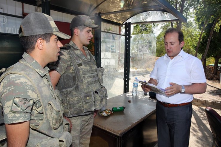 Vali Ali Hamza Pehlivan, Jandarma kontrol noktasını ziyaret etti