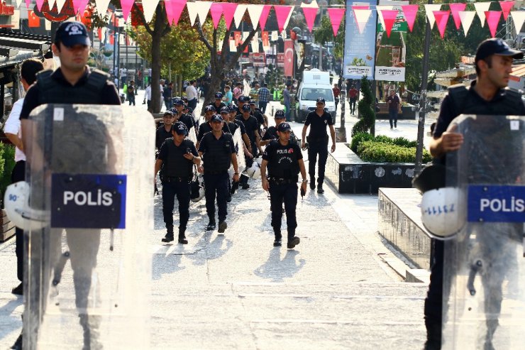 Polisten provokasyona karşı Sakarya Meydanı’nda önlem