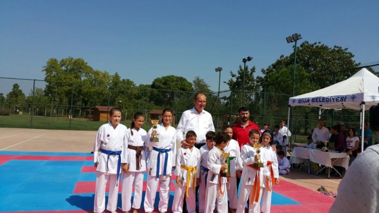 Biga’da karate turnuvası düzenlendi