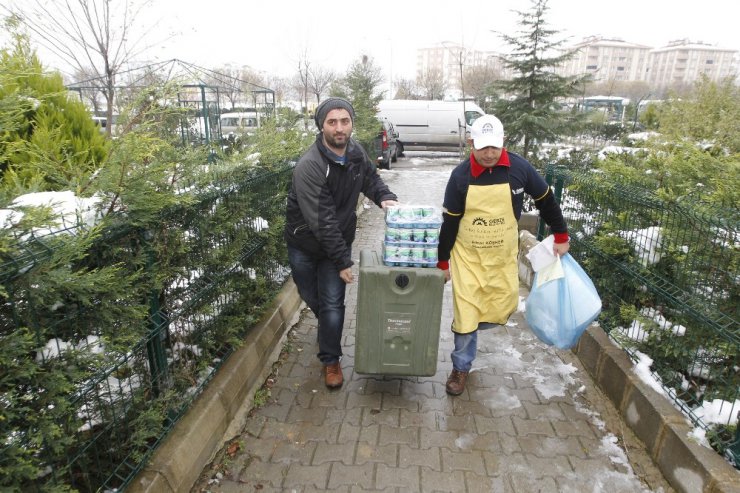 Gebze Belediyesi vatandaşları acı günlerinde yalnız bırakmıyor