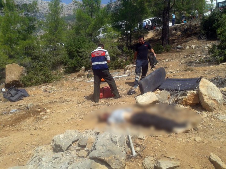 Karaman’da işçileri taşıyan minibüs uçuruma yuvarlandı: 1 ölü, 6 yaralı
