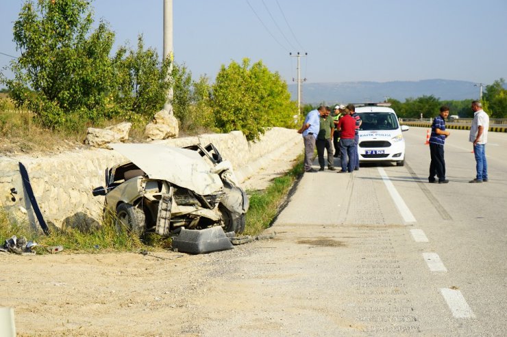 Hastaneye giderken kazada yaralandılar