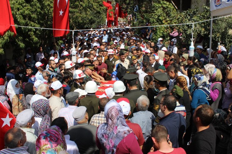 Denizli şehidi gözyaşları arasında toprağa verildi