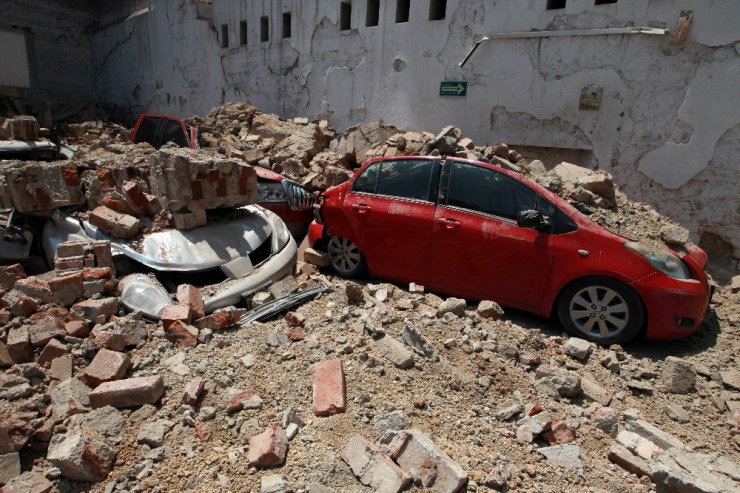 Meksika’da 7.1 büyüklüğünde deprem: 42 ölü