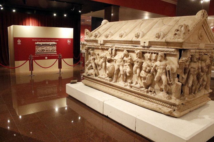 Antalya Müzesi’ndeki yerini alan Herakles Lahdi açılışı bekliyor