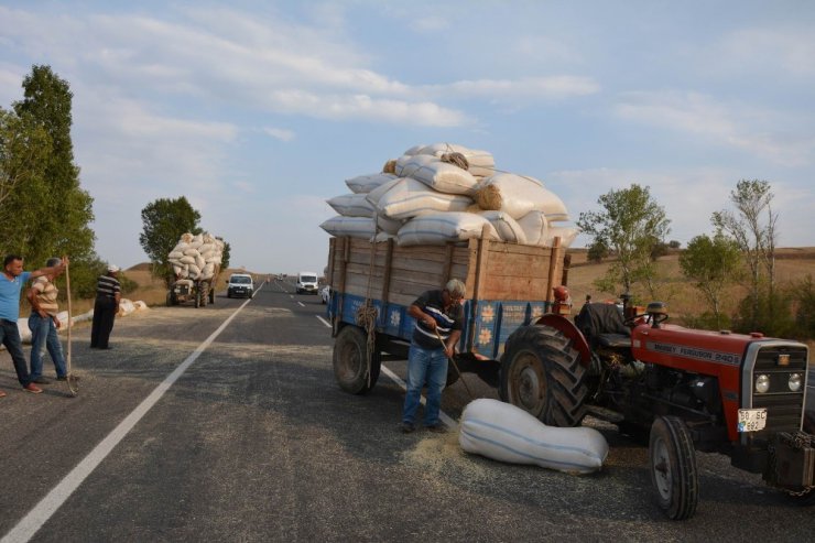 Başına saman çuvalı düşen traktör sürücüsü yaralandı