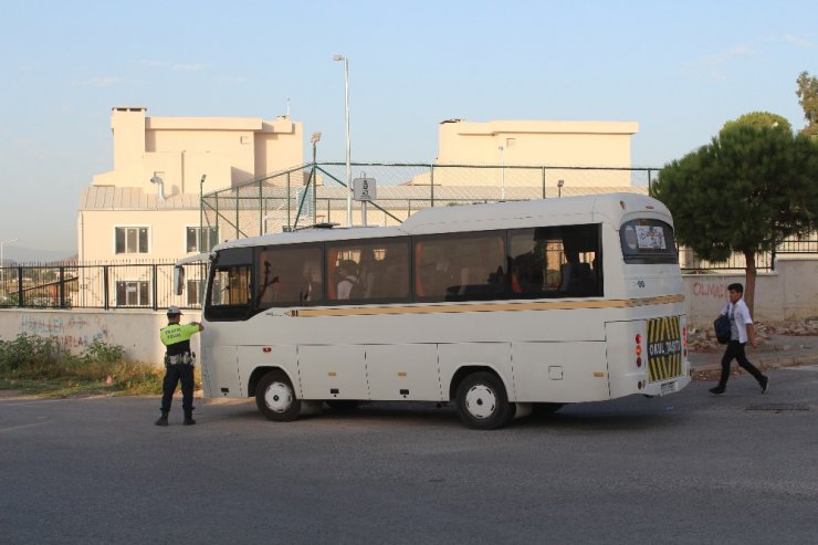 Bergama’da emniyetten servis araçlarına sıkı denetim