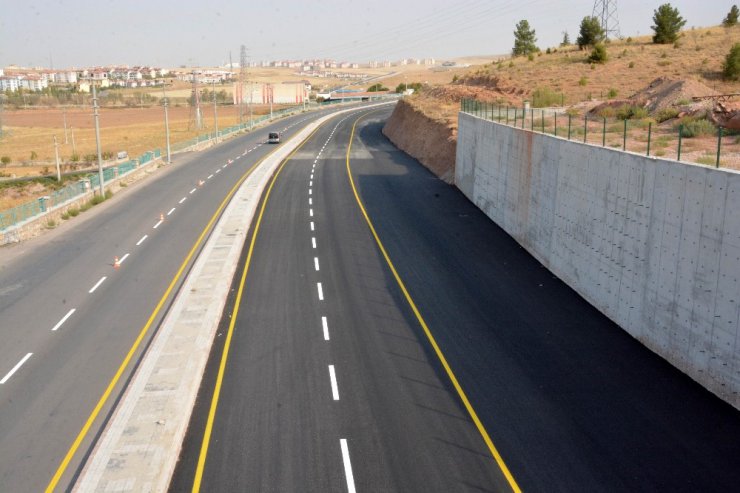 Aksaray’da Özel İdare -TOKİ-Akin yolu çift taraflı ulaşıma açıldı