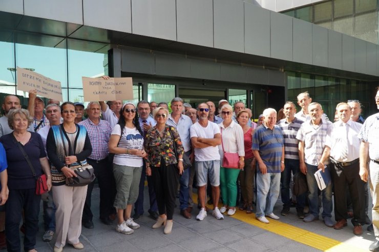 Bursa’da vatandaş kentsel dönüşümün mahkeme kararıyla durdurulmasına isyan etti