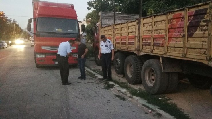 Çaldıkları 100 litre mazotu taşıyamayınca, yarı yolda bırakıp kaçtılar