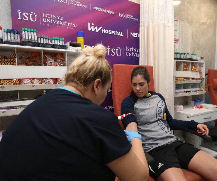 Kelsey Plum ve Aerial Powers sağlık kontrolünden geçti