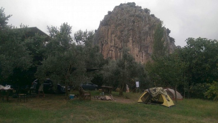 İznik’te kaya tırmanış rotaları açıldı