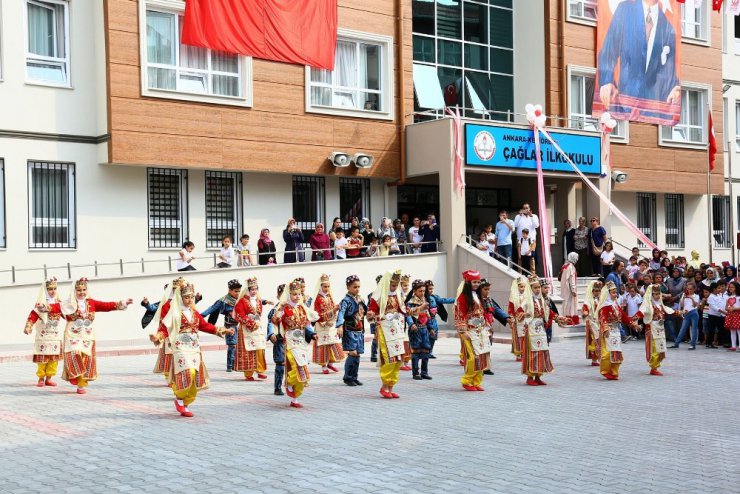 Keçiören Belediyesi’nden miniklere kırtasiye yardımı